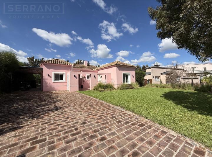 Casa · 160m² · 4 Ambientes · 4 Cocheras