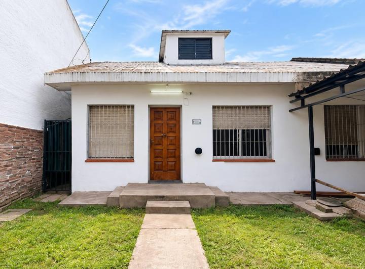Casa · 4 Ambientes · 1 Cochera