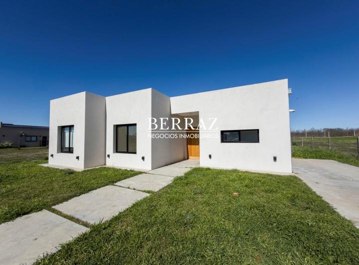 Casa · 116m² · 4 Ambientes · 2 Cocheras