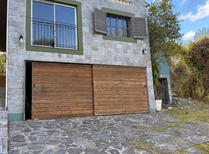 Casa · 143m² · 5 Ambientes · 4 Cocheras