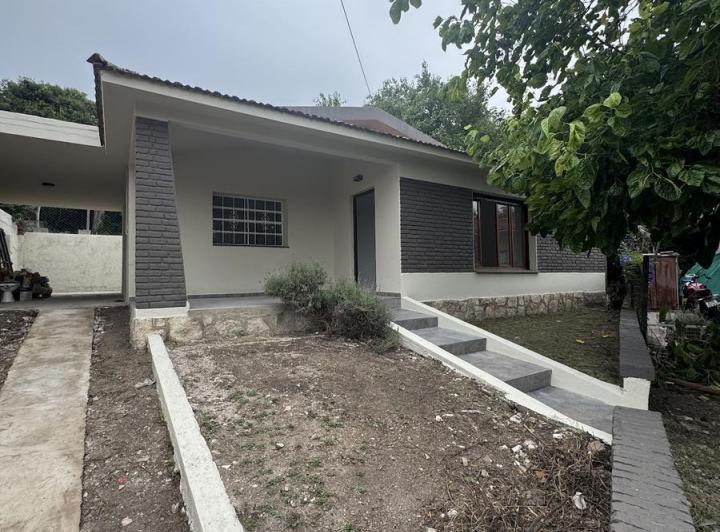 Casa · 470m² · 4 Ambientes · 1 Cochera