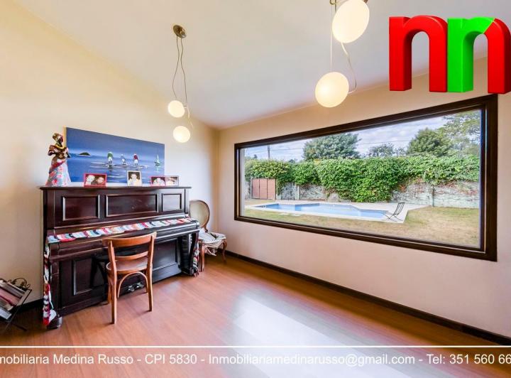 Casa · 268m² · 7 Ambientes · 3 Cocheras