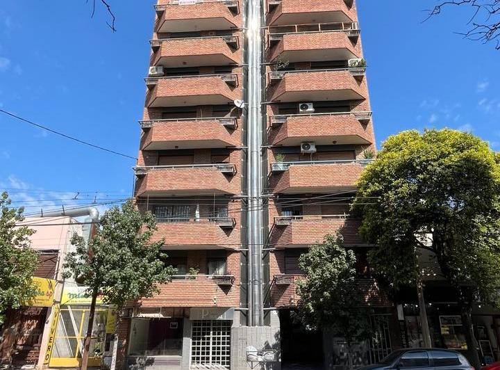 Departamento · 80m² · 6 Ambientes