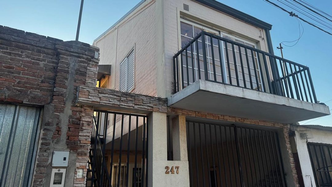 ALQUILER DEPARTAMENTO DUPLEX /SERVICIOS