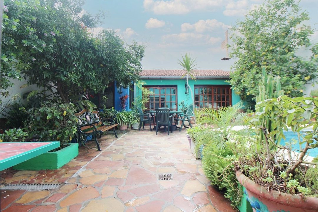 CASA 4 AMBIENTES EN VILLA SARMIENTO CON PILETA