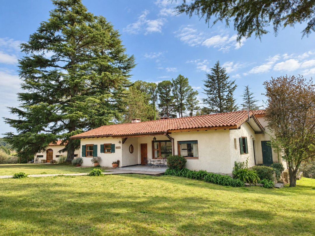 VENTA 2 CASAS EN VILLA BERNA 16.265M2