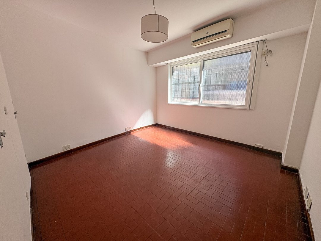 VENTA 4 AMB CON DEPENDENCIA Y PATIO EN RECOLETA