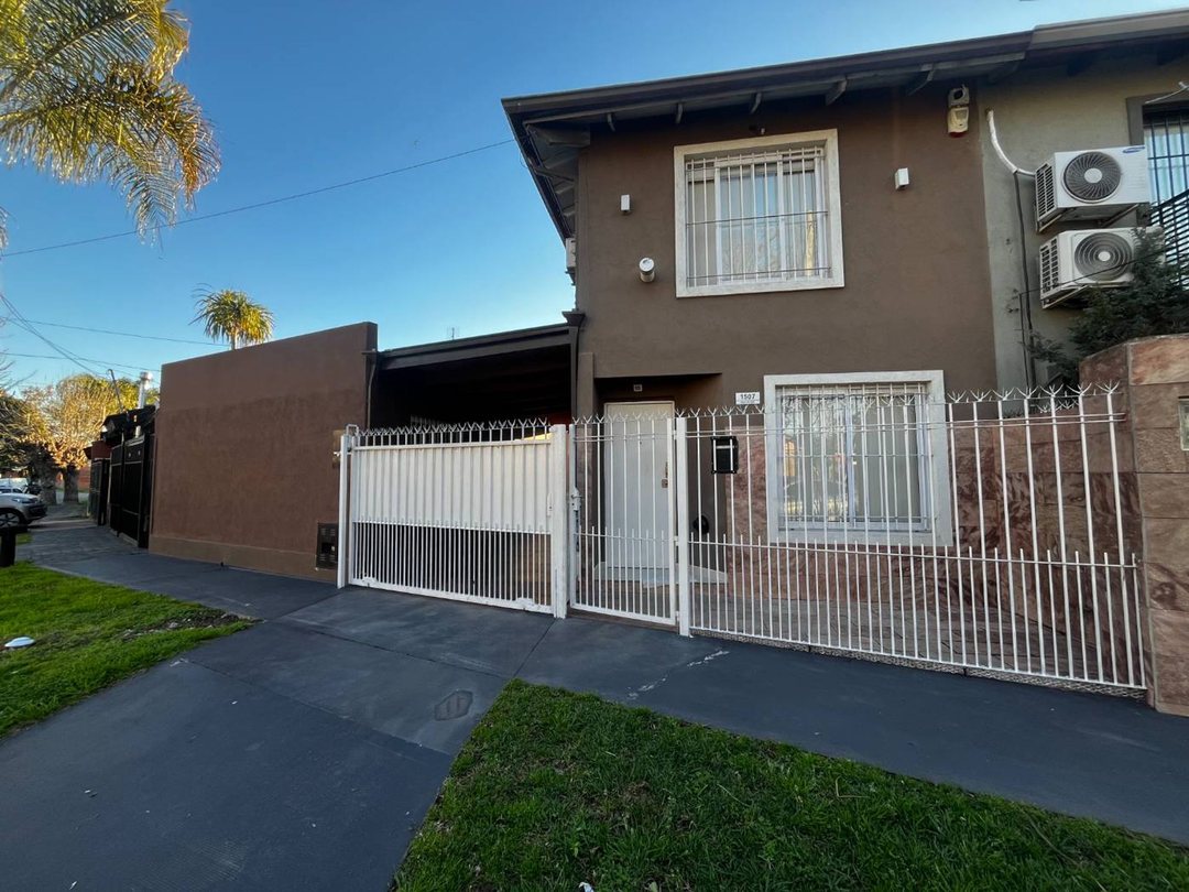 VENTA PH 3AMB PARQUE, QUINCHO Y COCHERA ITUZAINGO