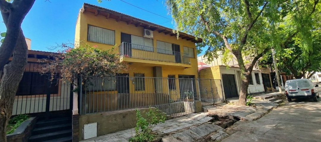 VENTA CASA B° RECONQUISTA 3 DORM PILETA - MENDOZA