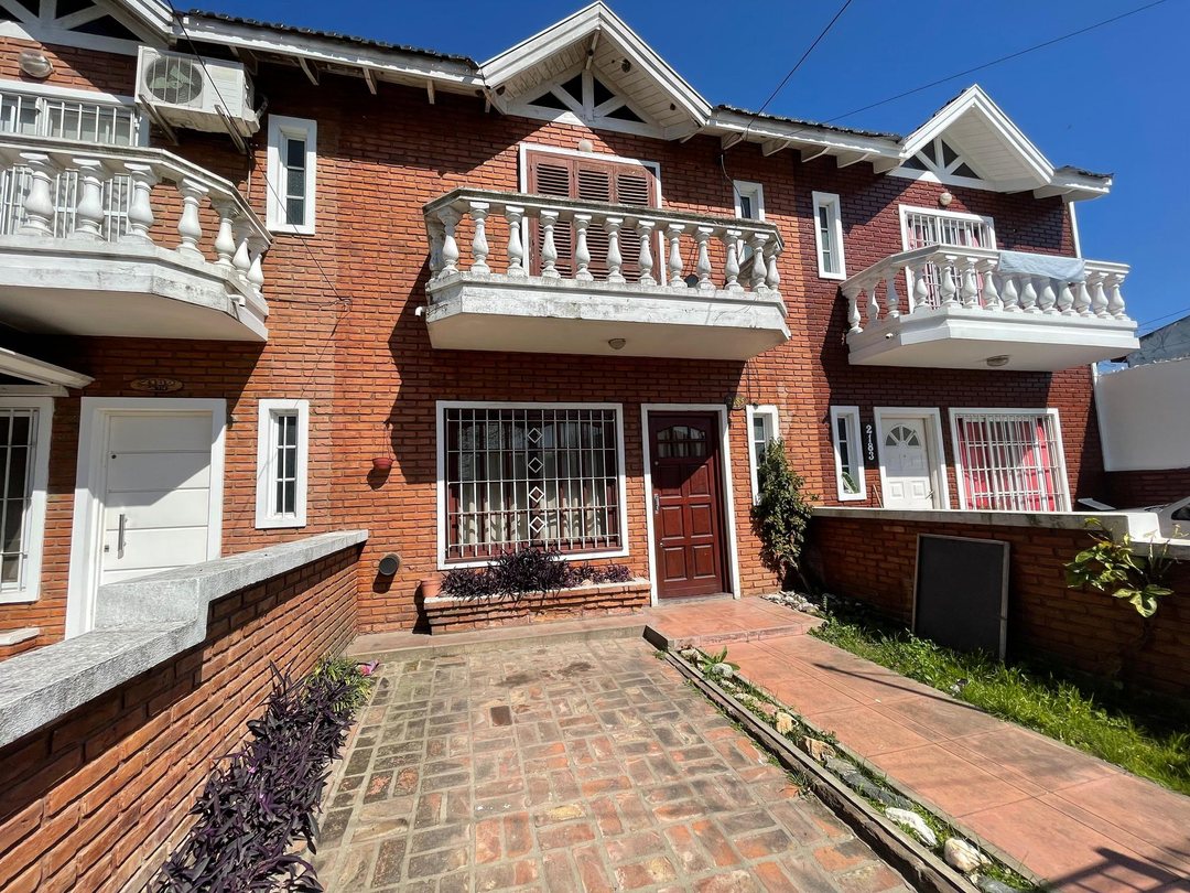 DUPLEX 3 AMBIENTES BERAZATEGUI COCHERA