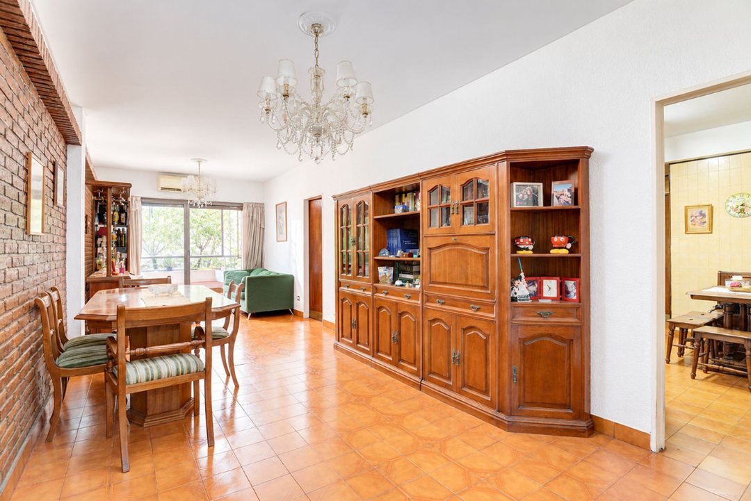 DEPARTAMENTO DE 4 AMBIENTES EN NUÑEZ CON JARDÍN