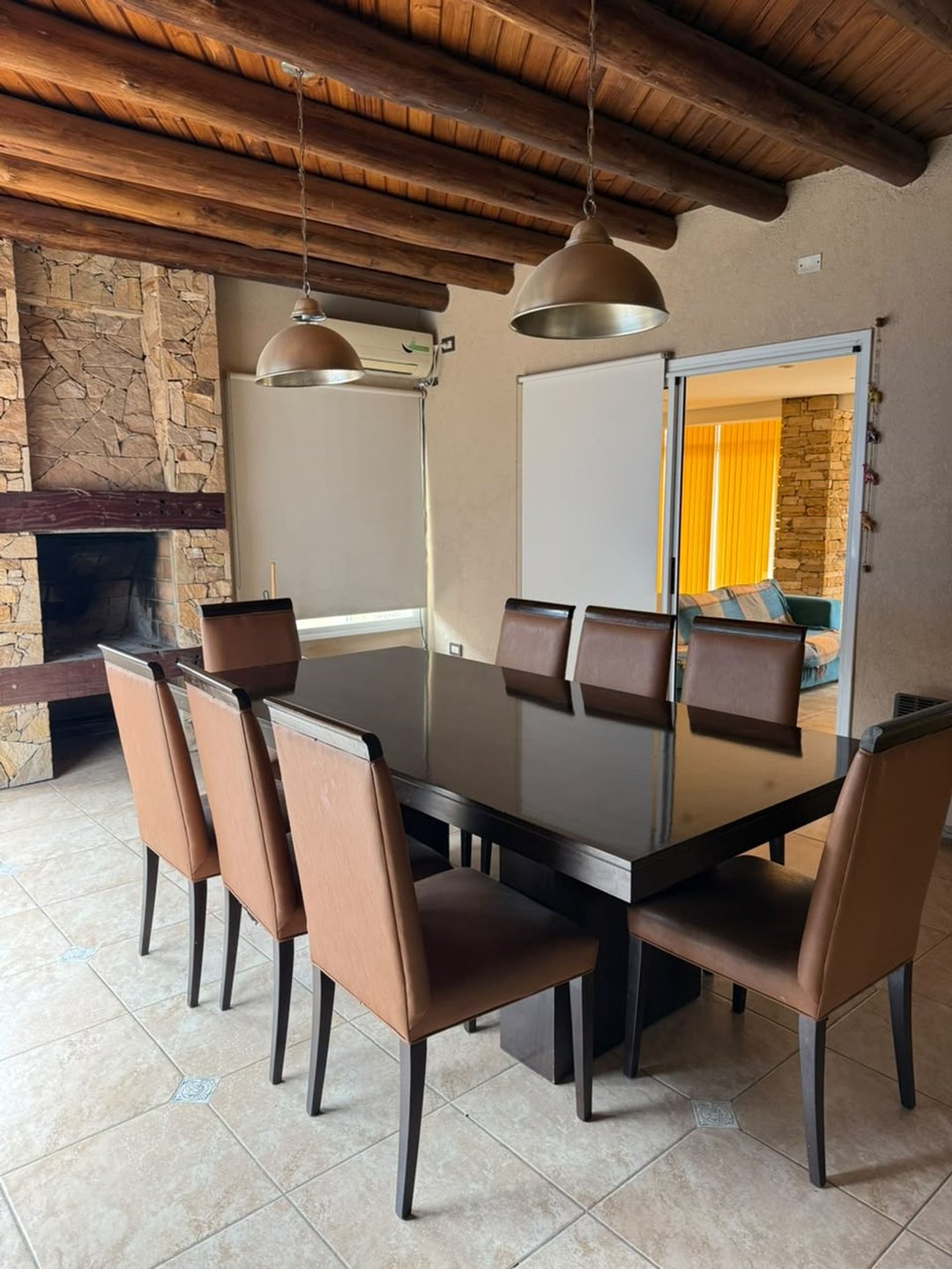 CASA A LA VENTA DE CATEGORIA EN ALTO CHALLAO.