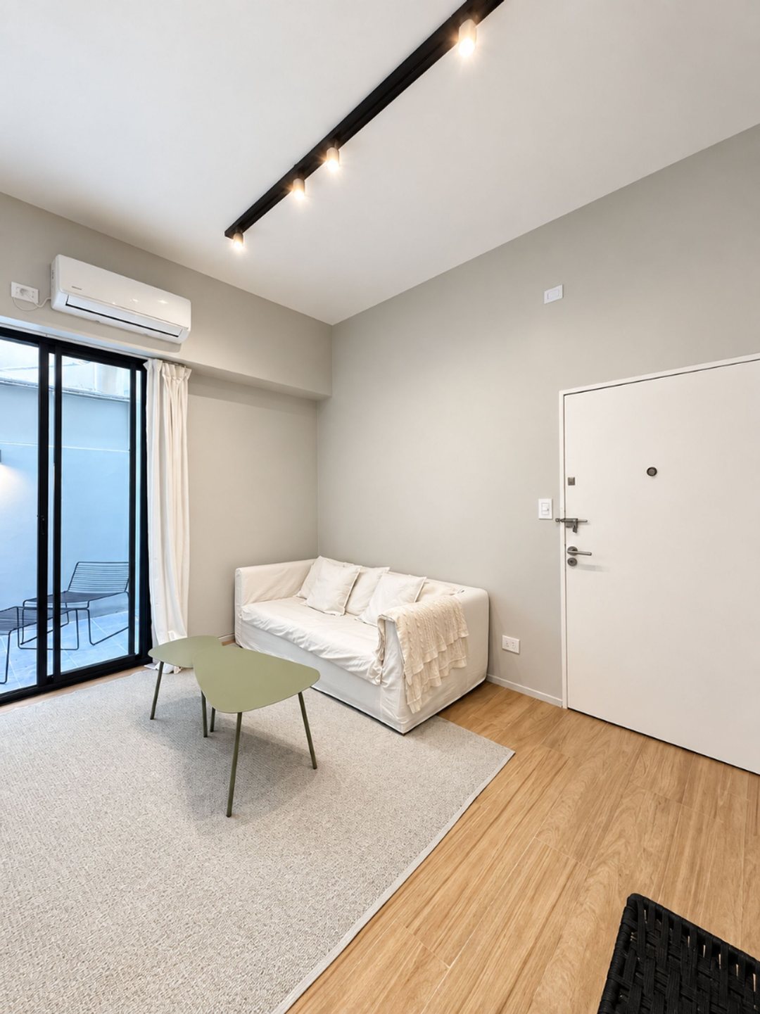 VENTA DPRO 2 AMB CON 2 PATIOS TOTALMENTE RENOVADO