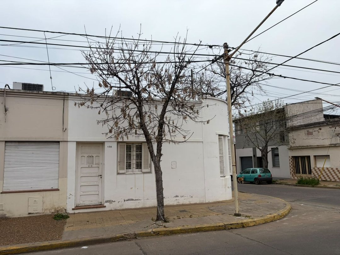 CASA EN VENTA EN PERGAMINO