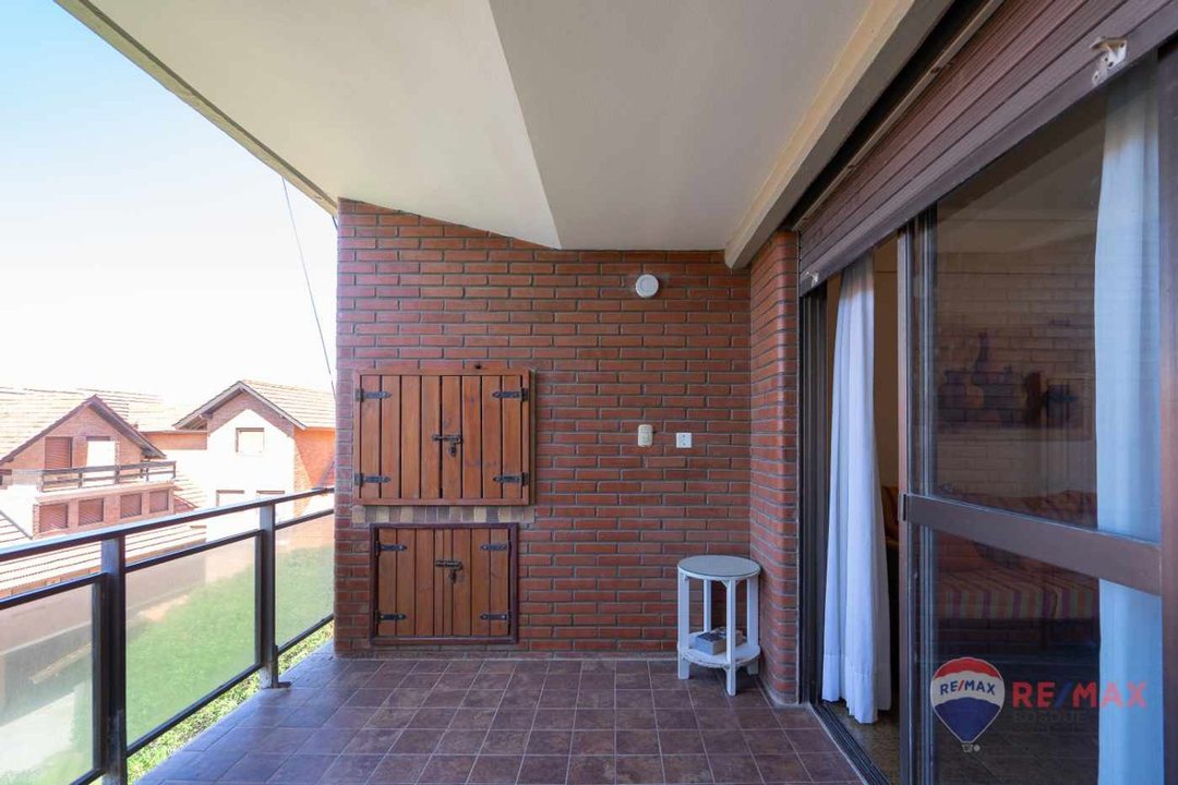 DEPARTAMENTO VENTA PINAMAR 5 AMB COCHERA MTS PLAYA