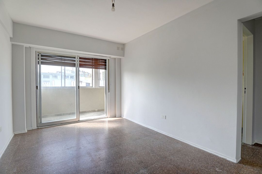 VENTA DEPARTAMENTO 3 AMBIENTES BALCON FLORES