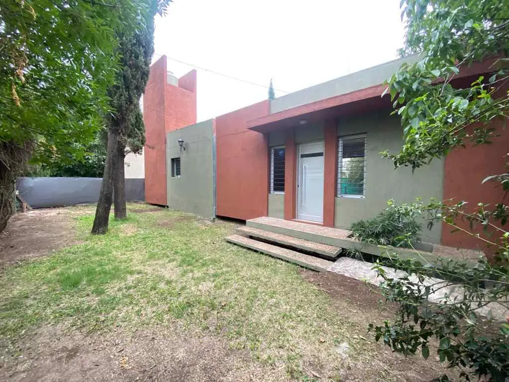 ALQUILER 2 DORM EN UNA PLANTA B° LOS CAROLINOS