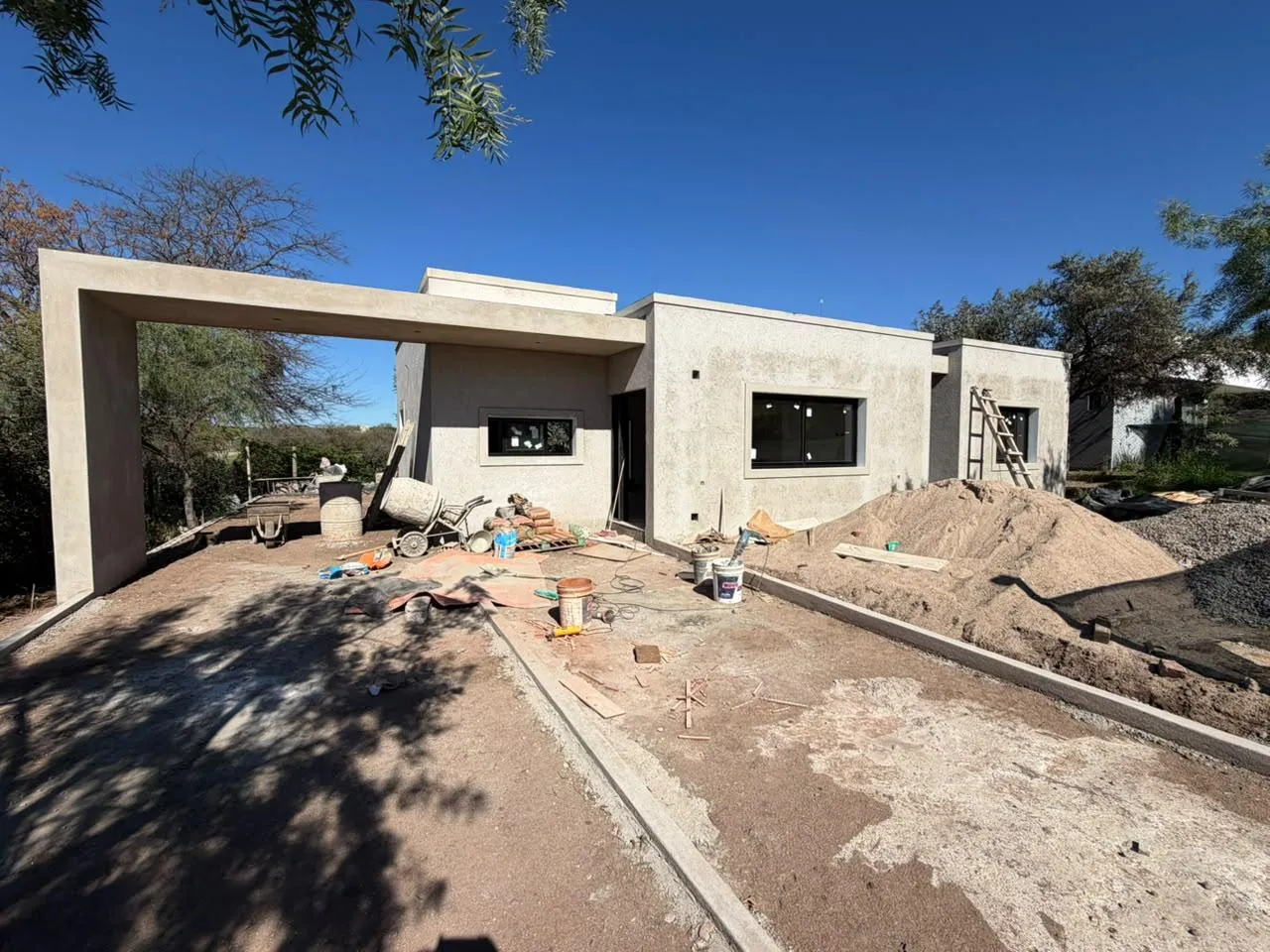 Se vende casa a estrenar en BELA VISTA  - Apta Credito