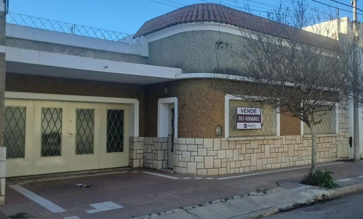 VENTA CASA 3 DORMITORIOS           B TALLERES OESTE