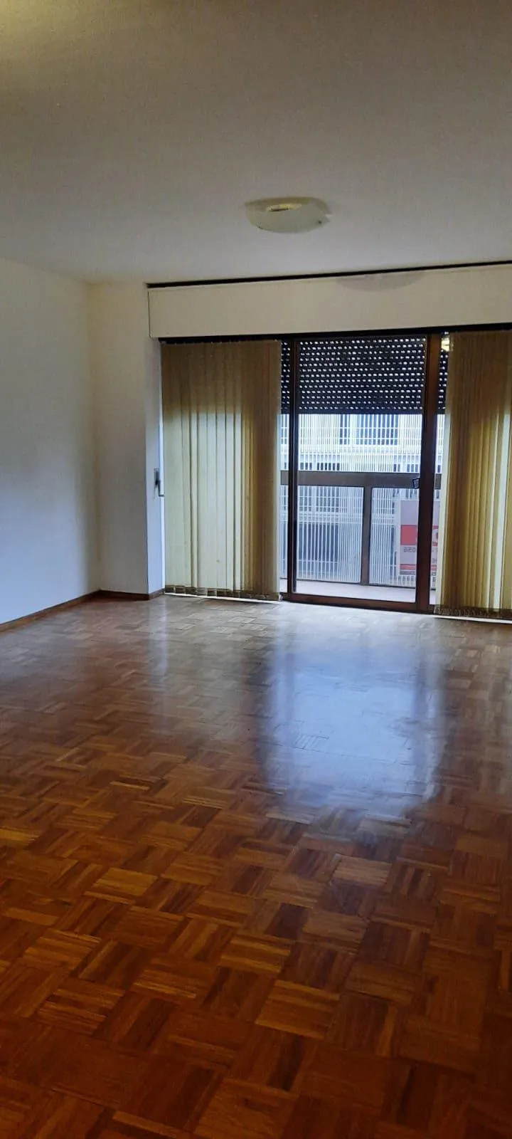 VENTA  OPORTUNIDAD DEPARTAMENTO  CON COCHERA EN EL CENTRO