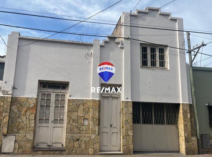 Casa · 145m² · 5 Ambientes · 1 Cochera