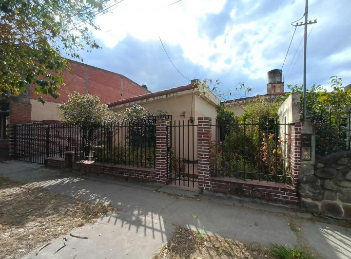 Casa · 70m² · 4 Ambientes · 1 Cochera