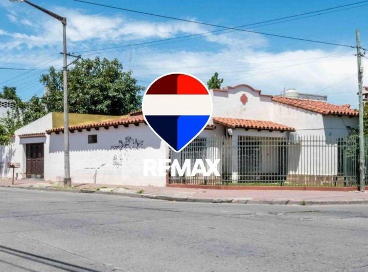 Casa · 360m² · 9 Ambientes · 1 Cochera