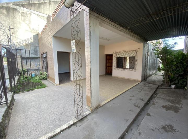 Casa · 2 Dormitorios · 1 Cochera