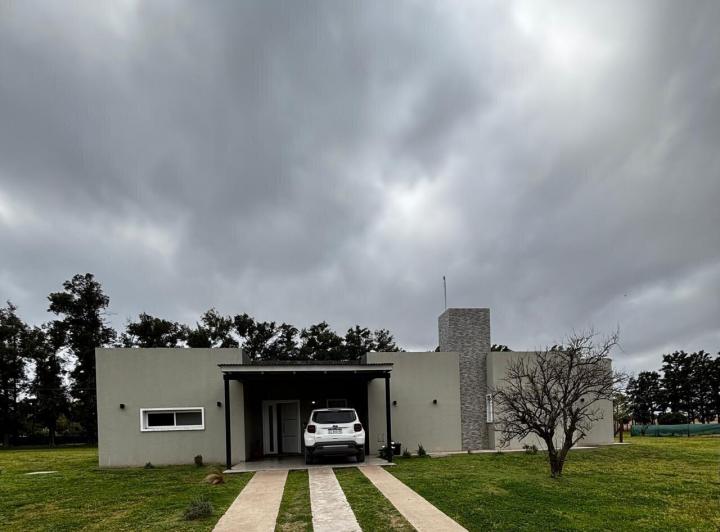 Casa · 150m² · 5 Ambientes · 2 Cocheras