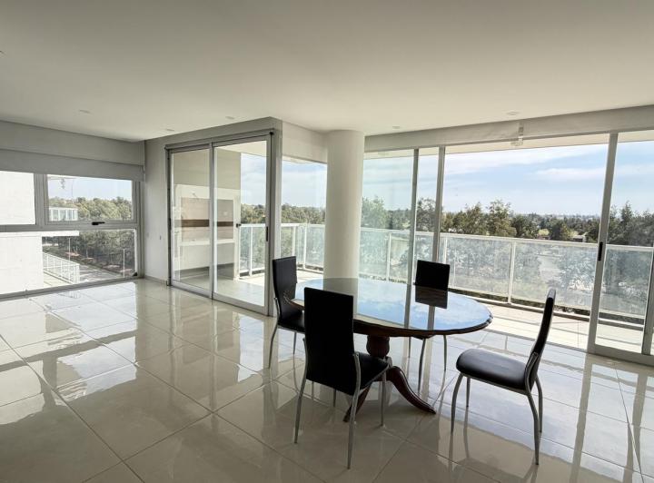 Departamento · 121m² · 4 Ambientes · 2 Cocheras