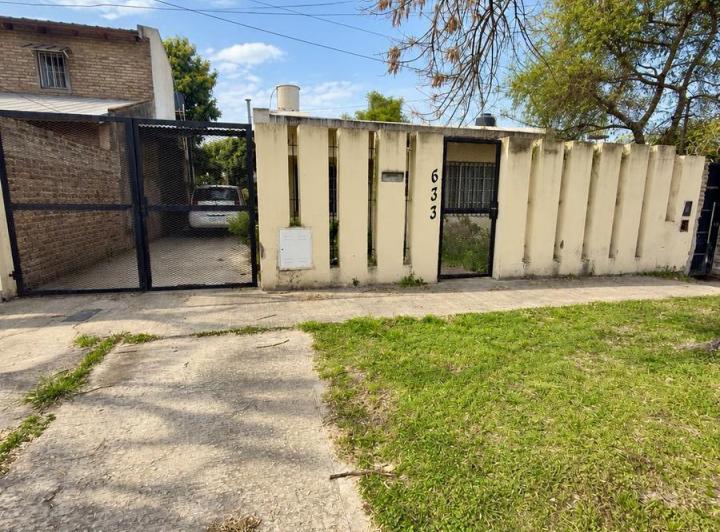 Casa · 122m² · 6 Ambientes · 1 Cochera