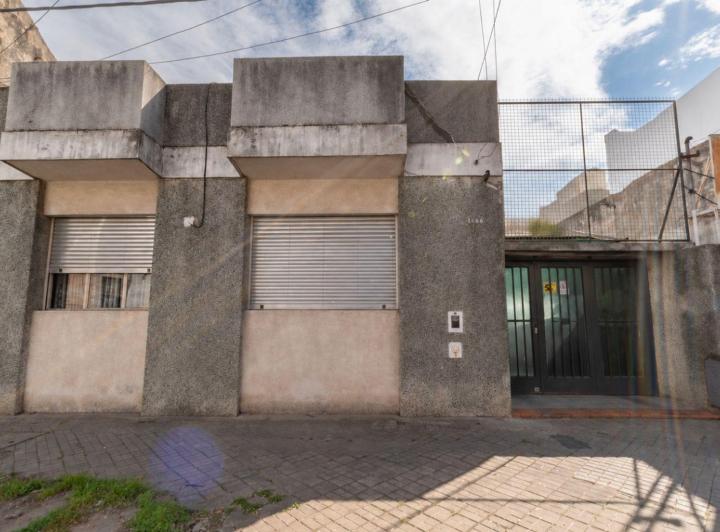 Casa · 81m² · 4 Ambientes · 2 Cocheras