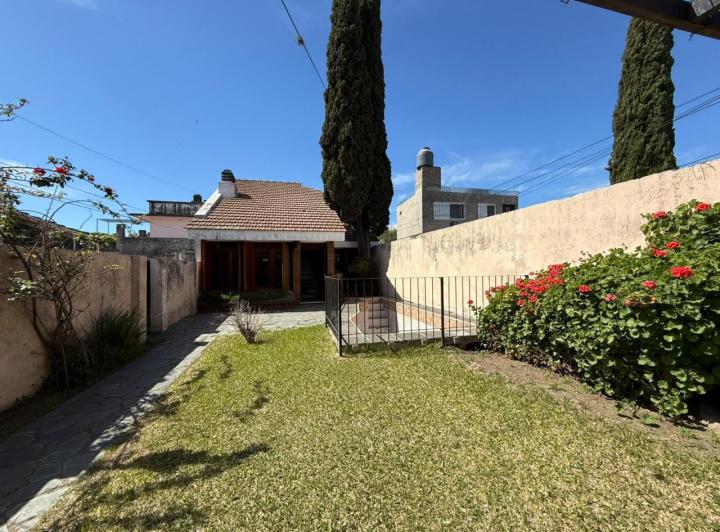 Casa · 265m² · 5 Ambientes · 2 Cocheras