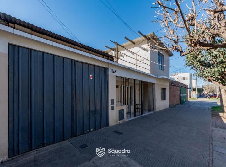 Casa · 83m² · 4 Ambientes · 1 Cochera