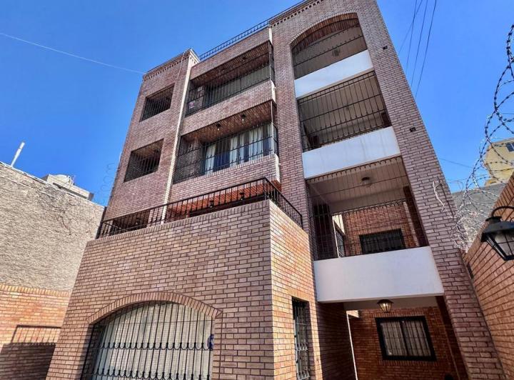 Departamento · 130m² · 6 Ambientes · 1 Cochera