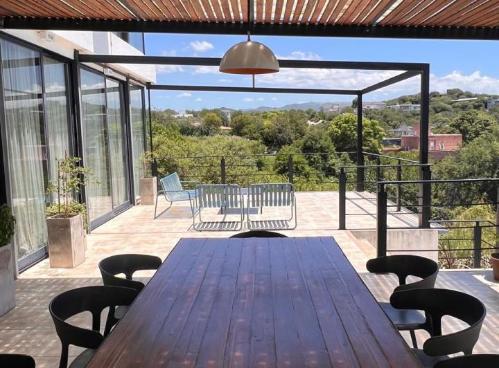 Casa · 1000m² · 5 Ambientes