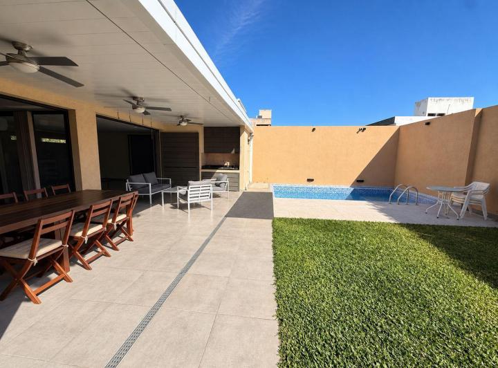 Casa · 320m² · 3 Ambientes