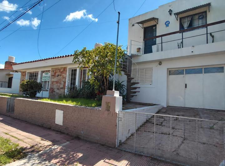 Casa · 296m² · 6 Ambientes · 1 Cochera