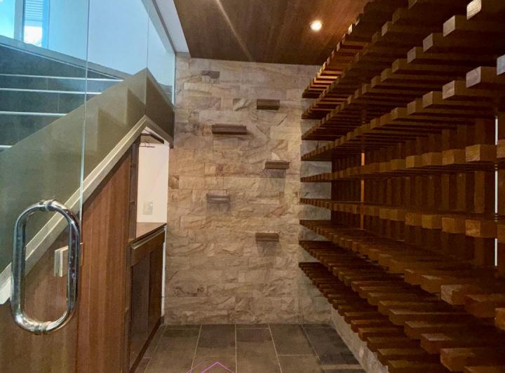 Casa · 350m² · 10 Ambientes · 4 Cocheras
