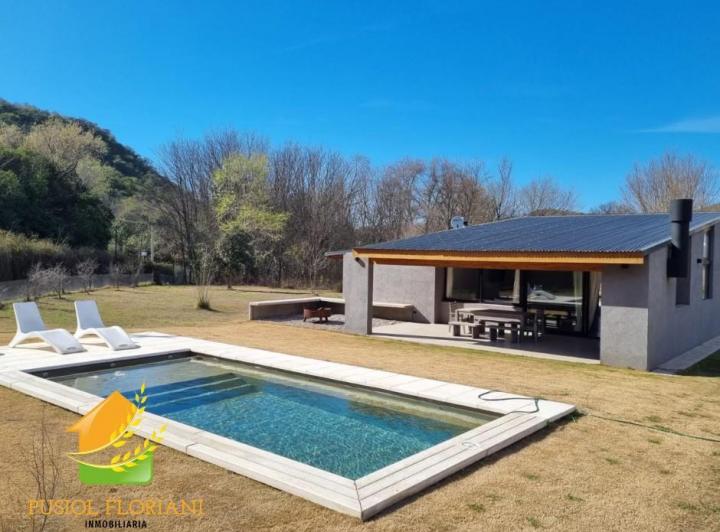 Casa · 153m² · 5 Ambientes · 2 Cocheras