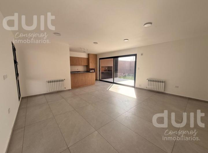 Casa · 160m² · 5 Ambientes · 2 Cocheras