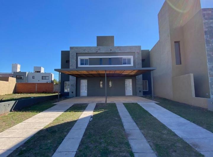 Casa · 148m² · 4 Ambientes · 1 Cochera