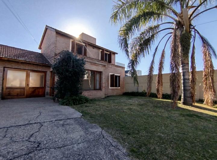 Casa · 135m² · 4 Ambientes · 2 Cocheras