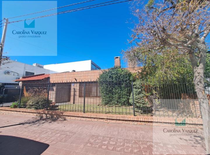Casa · 200m² · 5 Ambientes · 1 Cochera