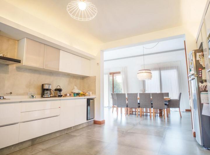 Casa · 450m² · 3 Dormitorios · 2 Cocheras