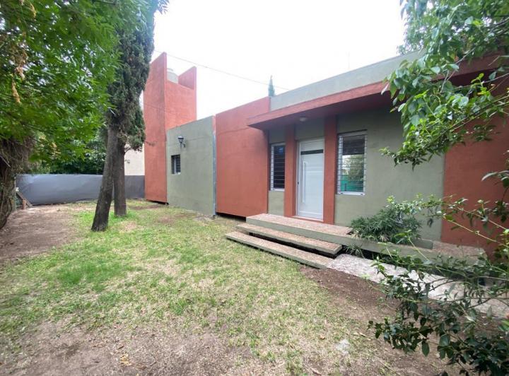 Casa · 110m² · 2 Ambientes · 2 Cocheras