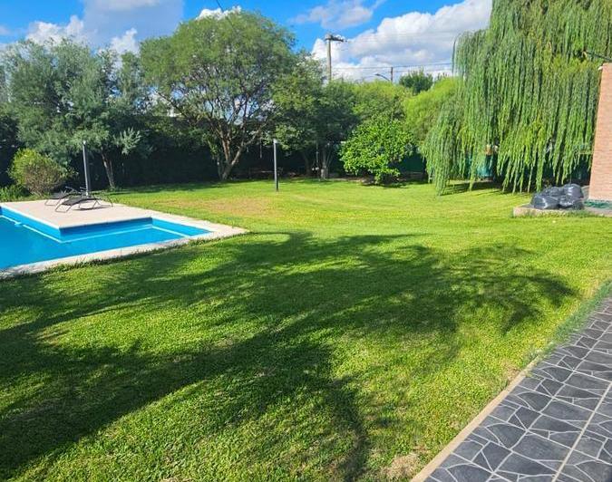 Casa · 405m² · 9 Ambientes