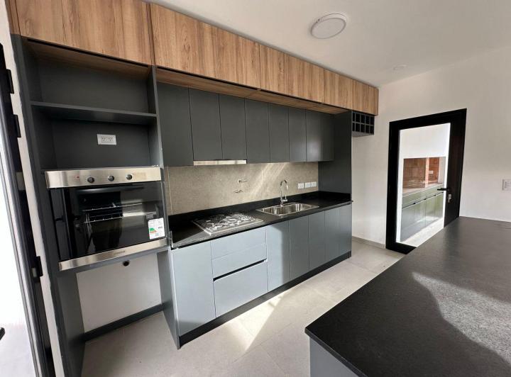 PH · 141m² · 4 Ambientes · 2 Cocheras