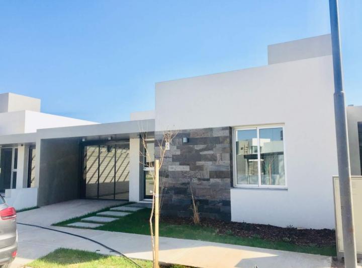 Casa · 98m² · 7 Ambientes