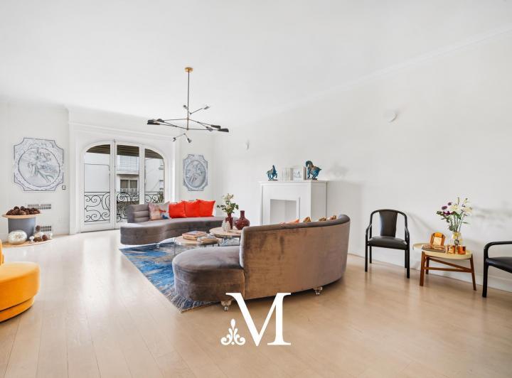 Departamento · 274m² · 6 Ambientes · 1 Cochera